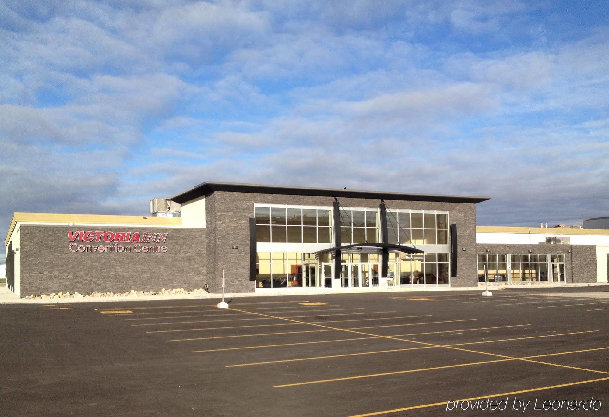 Victoria Inn Hotel And Convention Center Winnipeg Exterior photo